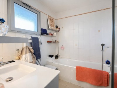 APPARTEMENT T5 A VENDRE - ST PRIEST EN JAREZ - 160.72 m2 - 349 000 €