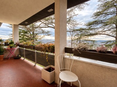 APPARTEMENT T5 A VENDRE - ST PRIEST EN JAREZ - 160.72 m2 - 349 000 €