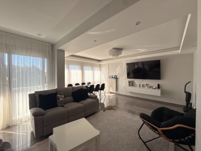 APPARTEMENT T5 A VENDRE - VILLARS - 98.36 m2 - 137 000 €