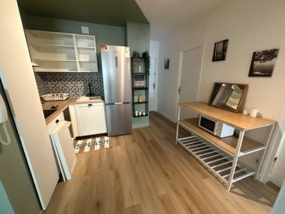 APPARTEMENT T6 A LOUER - ST ETIENNE FAC TREFILERIE - 94.29 m2 - 990 &euro; charges comprises par mois
