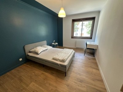 APPARTEMENT T6 A LOUER - ST ETIENNE FAC TREFILERIE - 94.29 m2 - 990 &euro; charges comprises par mois