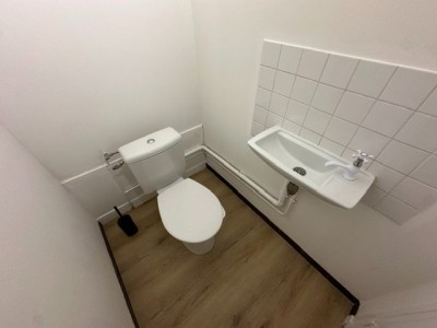 APPARTEMENT T6 A LOUER - ST ETIENNE FAC TREFILERIE - 94.29 m2 - 990 &euro; charges comprises par mois
