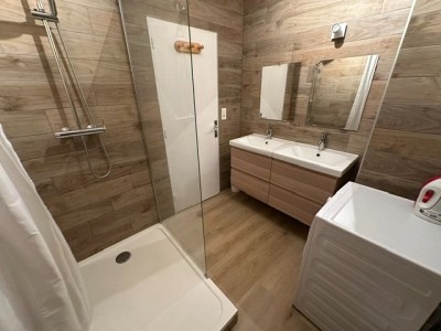 APPARTEMENT T6 A LOUER - ST ETIENNE FAC TREFILERIE - 94.29 m2 - 990 &euro; charges comprises par mois