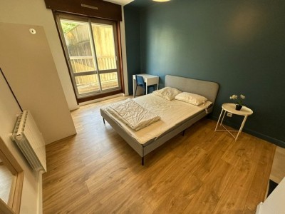 APPARTEMENT T6 A LOUER - ST ETIENNE FAC TREFILERIE - 94.29 m2 - 990 &euro; charges comprises par mois
