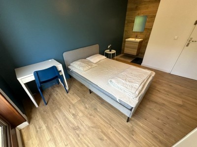 APPARTEMENT T6 A LOUER - ST ETIENNE FAC TREFILERIE - 94.29 m2 - 990 &euro; charges comprises par mois