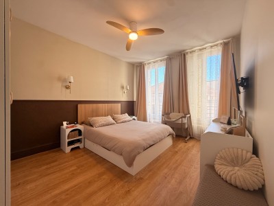 Appartement haussmannien aux beaux volumes A VENDRE - FIRMINY - 119.74 m2 - 175 000 €