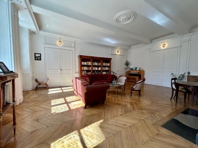 APPARTEMENT T6 A VENDRE - ST CHAMOND Centre-ville - 176.09 m2 - 259000€