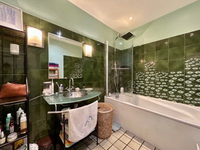 APPARTEMENT T6 A VENDRE - ST CHAMOND Centre-ville - 176.09 m2 - 259000€