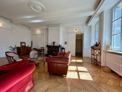 APPARTEMENT T6 A VENDRE - ST CHAMOND Centre-ville - 176.09 m2 - 259000€