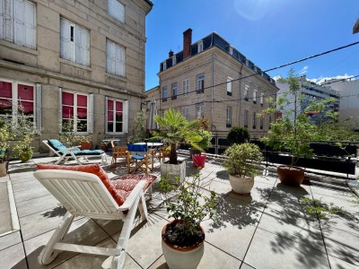 APPARTEMENT T6 A VENDRE - ST CHAMOND Centre-ville - 176.09 m2 - 259000€