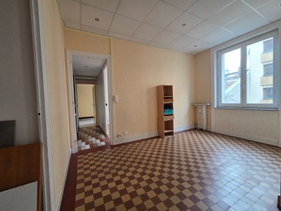 APPARTEMENT T6 A VENDRE - ST ETIENNE BADOUILLERE - 96.74 m2 - 99 000 €