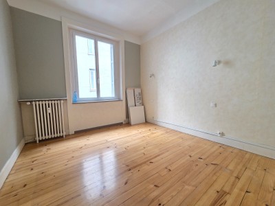 APPARTEMENT T6 A VENDRE - ST ETIENNE BADOUILLERE - 96.74 m2 - 99 000 €