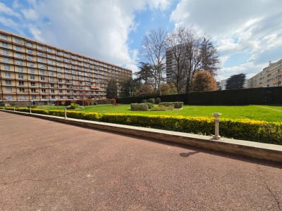 APPARTEMENT T6 A VENDRE - ST ETIENNE BERGSON - 146.22 m2 - 249 000 €