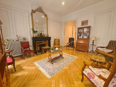 APPARTEMENT T6 A VENDRE - ST ETIENNE CENTRE VILLE - 204.7 m2 - 249000€