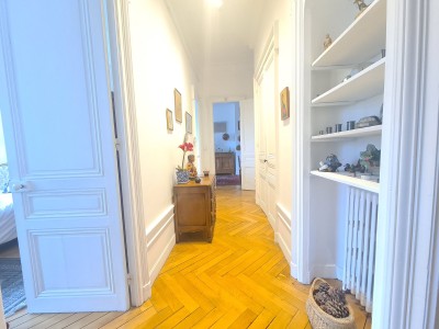 APPARTEMENT T6 A VENDRE - ST ETIENNE CENTRE VILLE - 204.7 m2 - 249000€