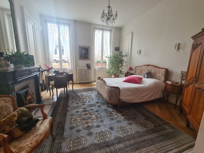 APPARTEMENT T6 A VENDRE - ST ETIENNE CENTRE VILLE - 204.7 m2 - 249000€