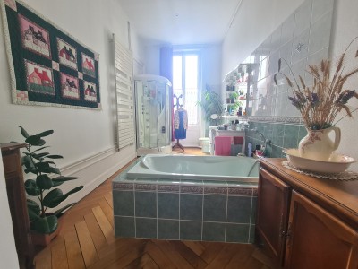 APPARTEMENT T6 A VENDRE - ST ETIENNE CENTRE VILLE - 204.7 m2 - 249000€