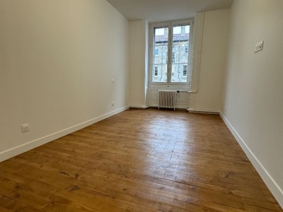 APPARTEMENT T6 A VENDRE - ST ETIENNE CENTRE VILLE - 155 m2 - 199 000 €
