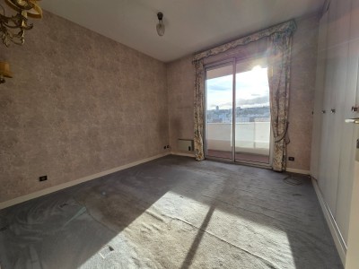 APPARTEMENT T6 A VENDRE - ST ETIENNE FAURIEL - 125.44 m2 - 145 000 €