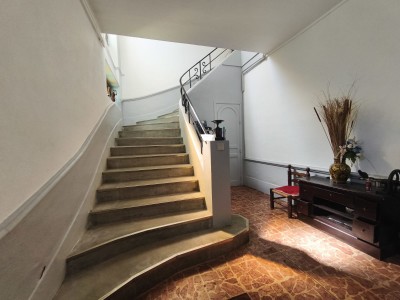 APPARTEMENT T6 A VENDRE - ST ETIENNE LA TERRASSE - 241 m2 - 299 000 &euro;