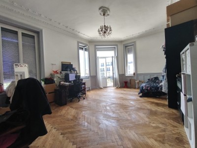 APPARTEMENT T6 A VENDRE - ST ETIENNE LA TERRASSE - 241 m2 - 299 000 &euro;