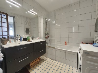 APPARTEMENT T6 A VENDRE - ST ETIENNE LA TERRASSE - 241 m2 - 299 000 &euro;