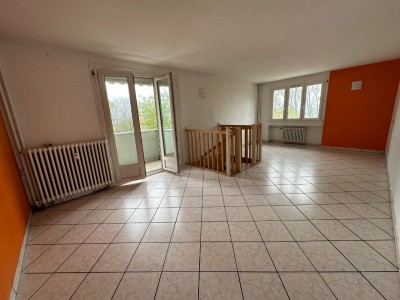 APPARTEMENT T6 - ST ETIENNE VILLEBOEUF - 116.04 m2 - 138000€
