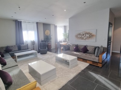 Magnifique appartement F6 de 160m,Piscine,Terrain 300m