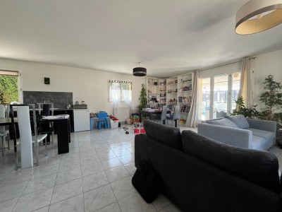 VILLA A VENDRE - CHEVRIERES - 119 m2 - 292 000 &euro;