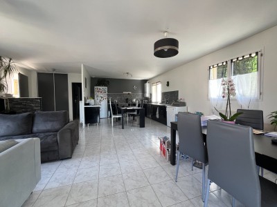 VILLA A VENDRE - CHEVRIERES - 119 m2 - 292 000 &euro;