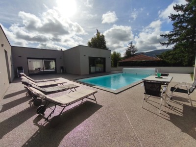 VILLA A VENDRE - ST CHAMOND - 199 m2 - 599 000 €