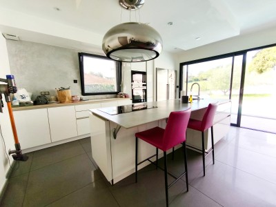 VILLA A VENDRE - ST CHAMOND - 199 m2 - 599 000 €