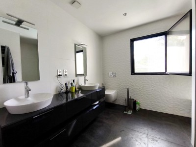 VILLA A VENDRE - ST CHAMOND - 199 m2 - 599 000 €