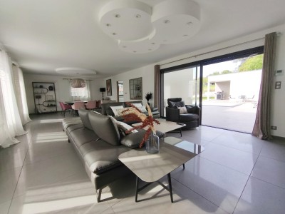 VILLA A VENDRE - ST CHAMOND - 199 m2 - 599 000 €