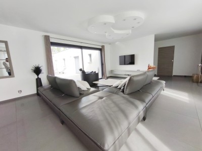 VILLA A VENDRE - ST CHAMOND - 199 m2 - 599 000 €