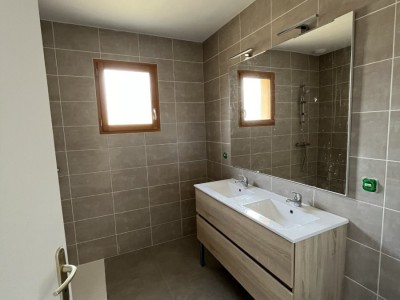 VILLA - ESTIVAREILLES - 99.59 m2 - VENDU