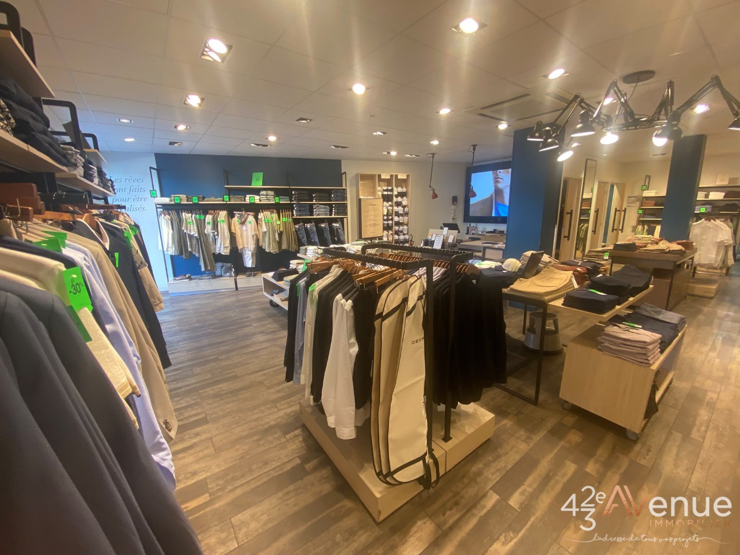 BOUTIQUE A VENDRE - FIRMINY - 99.55 m2 - 139 000 &euro; 