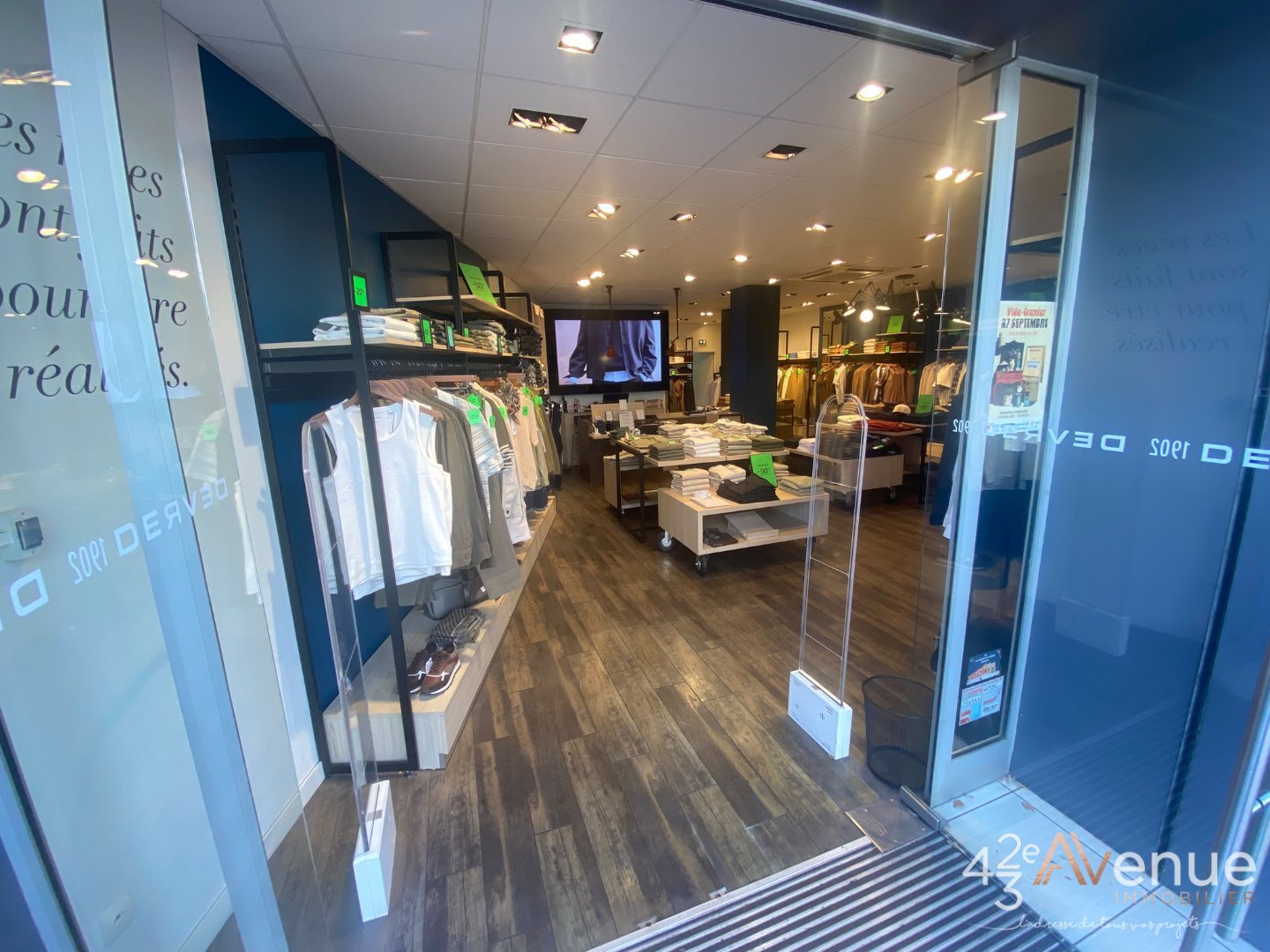 BOUTIQUE A VENDRE - FIRMINY - 99.55 m2 - 139 000 &euro; 