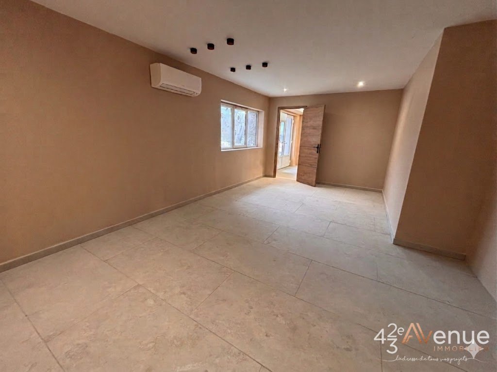 BUREAU A LOUER - STE SIGOLENE - 21.33 m2 - 200 &euro; HC par mois