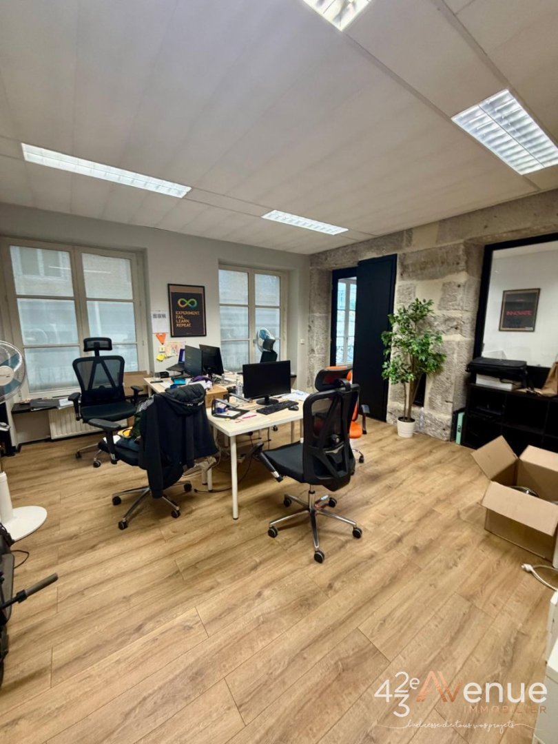 BUREAU A VENDRE - ST ETIENNE CENTRE VILLE - 220 m2 - 303 520 &euro; 