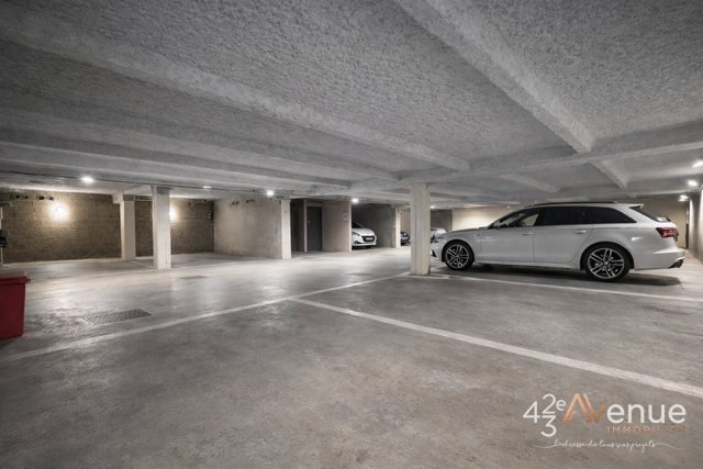 Bureaux � vendre A VENDRE - ST ETIENNE FAURIEL - 777 m2 - 777�000�&euro; 