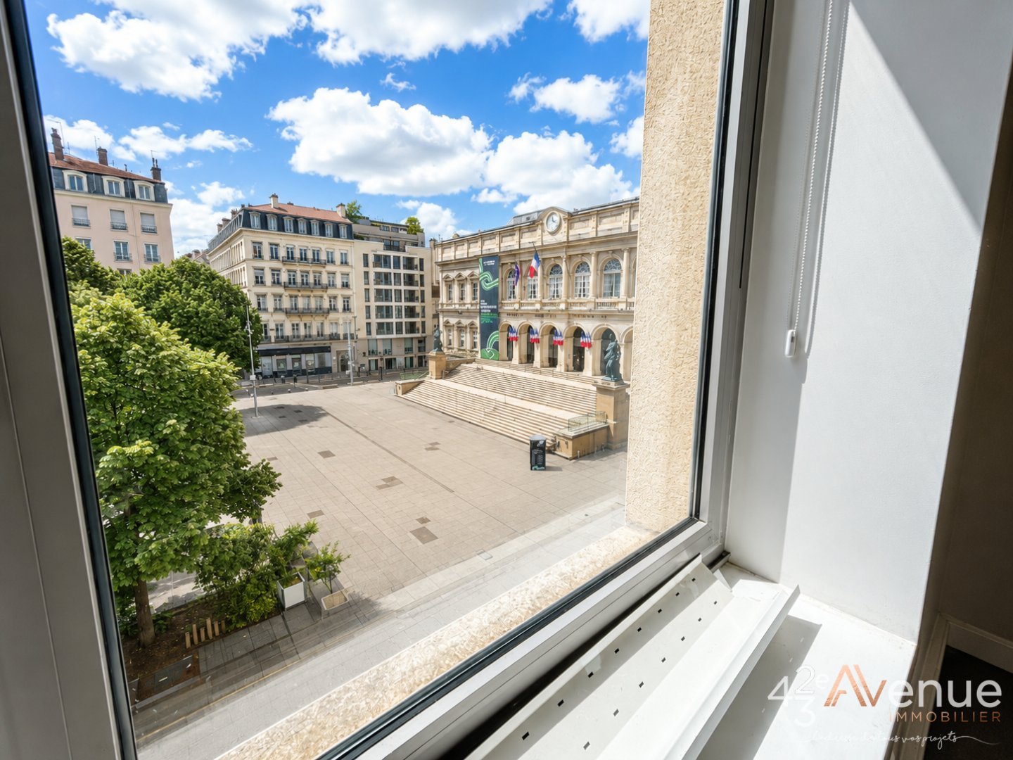 BUREAU A VENDRE - ST ETIENNE Hôtel de ville - 290 m2 - Prix : nous consulter