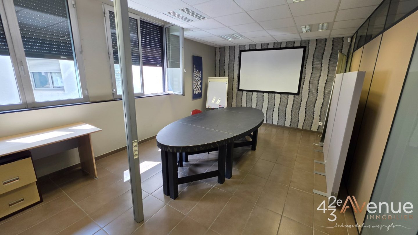 BUREAU A VENDRE - ST ETIENNE LA METARE - 223.6 m2 - 369 000 &euro; 