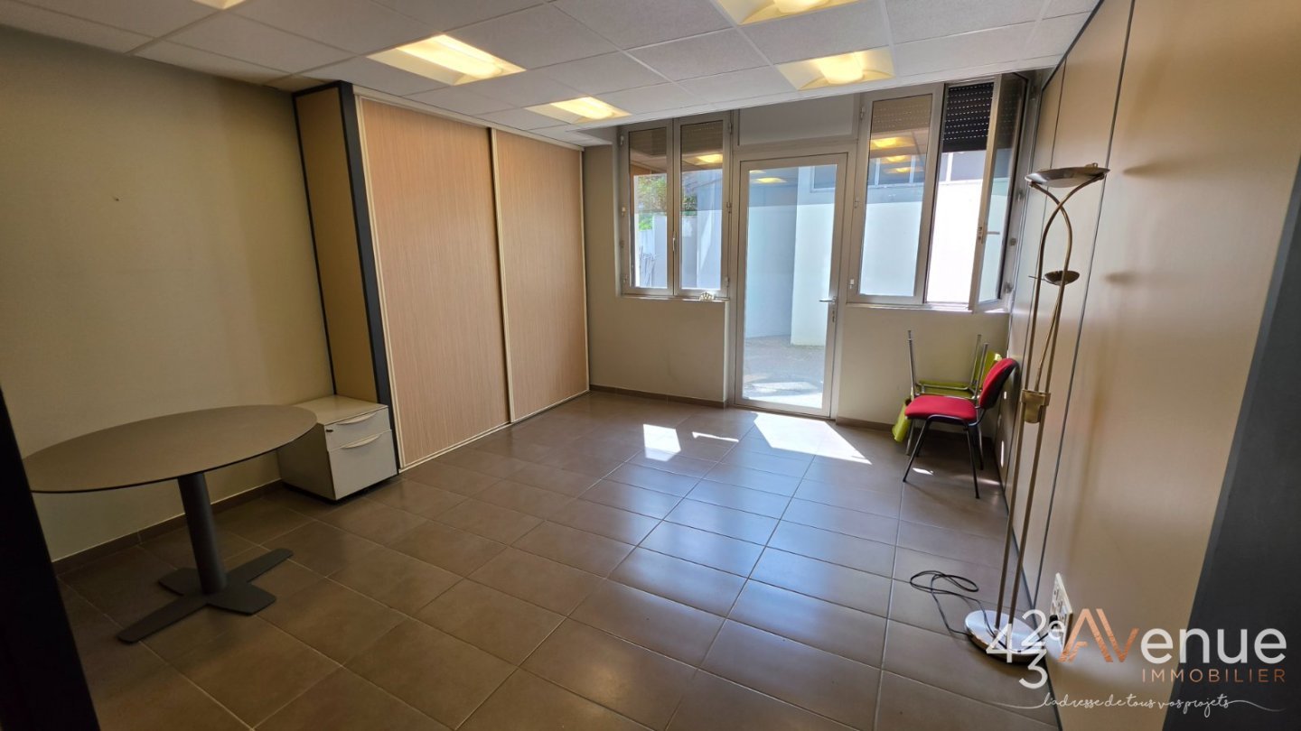 BUREAU A VENDRE - ST ETIENNE LA METARE - 223.6 m2 - 369 000 &euro; 