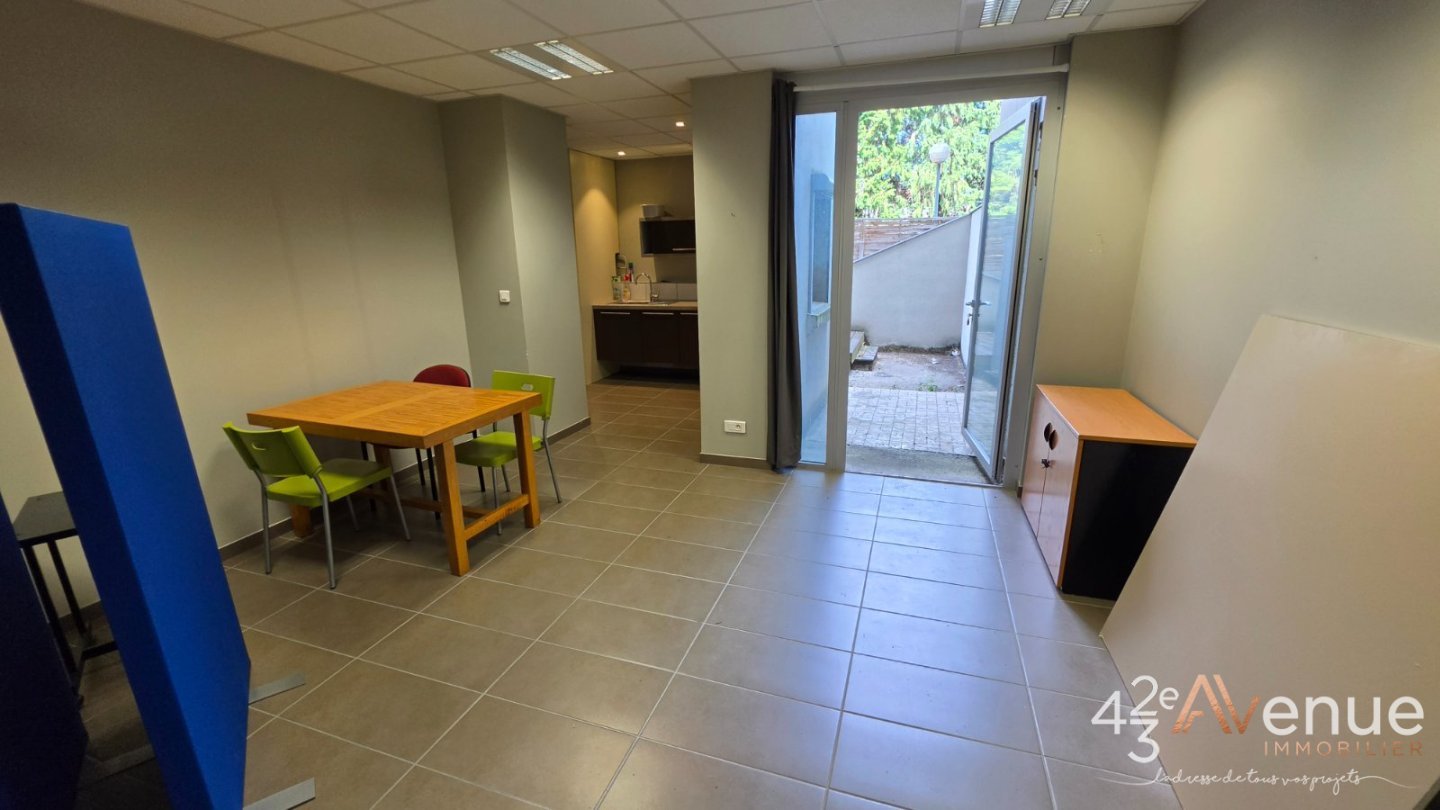 BUREAU A VENDRE - ST ETIENNE LA METARE - 223.6 m2 - 369 000 &euro; 