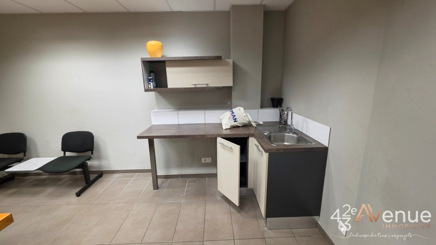 BUREAU A VENDRE - ST ETIENNE LA METARE - 223.6 m2 - 369 000 &euro; 