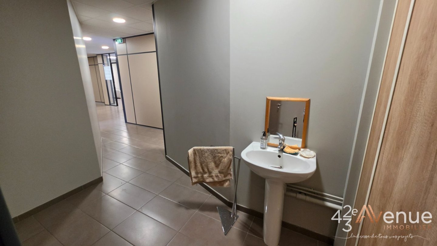 BUREAU A VENDRE - ST ETIENNE LA METARE - 223.6 m2 - 369 000 &euro; 