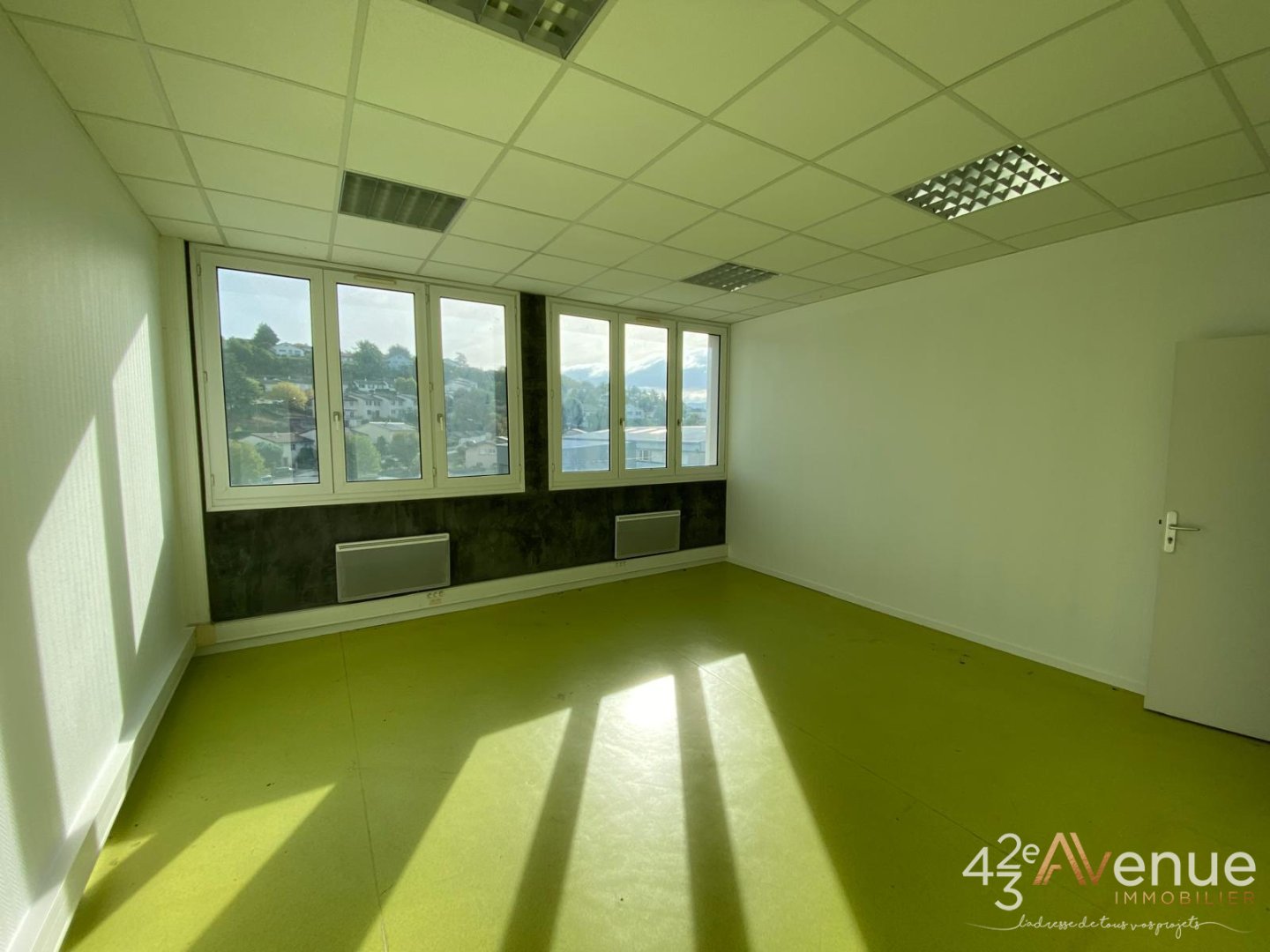 BUREAU A VENDRE - ST ETIENNE LA TERRASSE - 201.23 m2 - 185 000 &euro; 