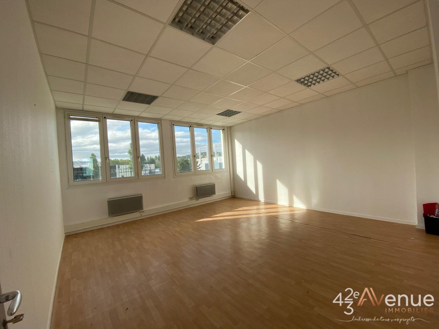 BUREAU A VENDRE - ST ETIENNE LA TERRASSE - 201.23 m2 - 185 000 &euro; 