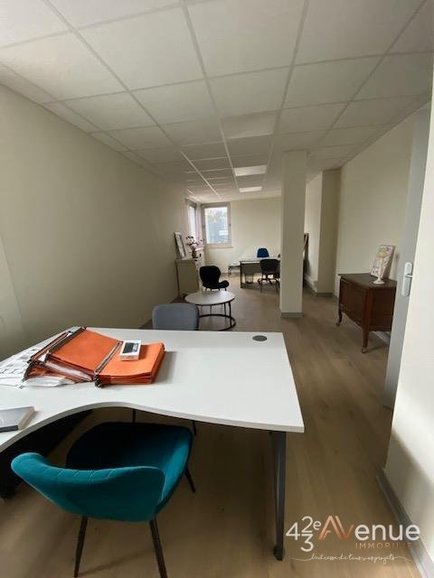 BUREAU A VENDRE - ST PRIEST EN JAREZ - 118.19 m2 - 141 900 &euro; 